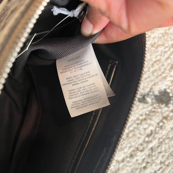 Madewell Sling Crossbody Bag - Picture 9 of 11